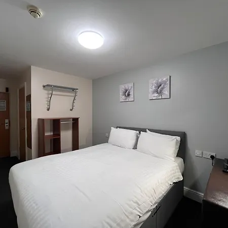 Go2 Gloucester Hotel By Oyo Exterior photo
