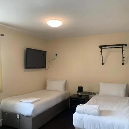 Go2 Gloucester Hotel By Oyo Exterior photo
