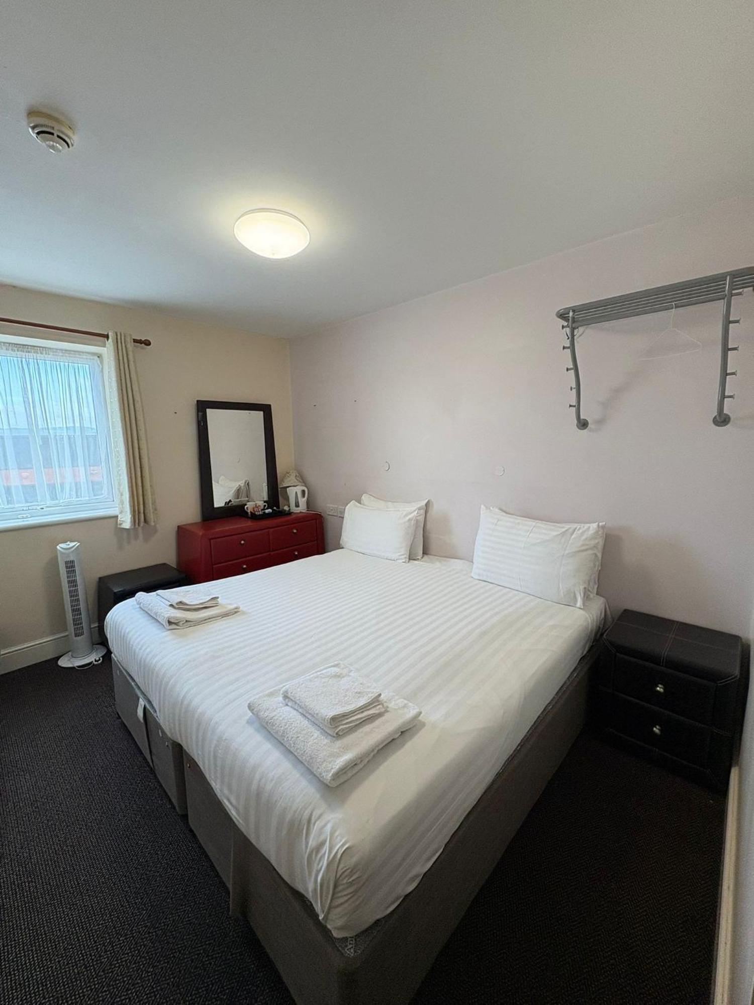 Hotel Go2 By Oyo Gloucester